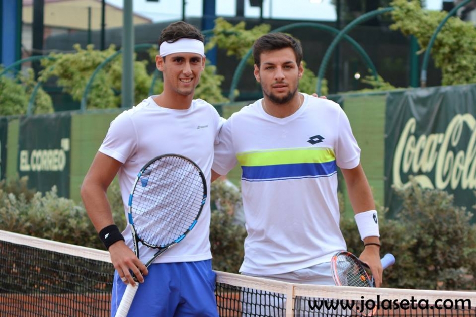 Bernabé Zapata se lleva el internacional de Getxo ante el también valenciano Carlos Taberner Bernabé Zapata se lleva el internacional de Getxo ante el también valenciano Carlos Taberner