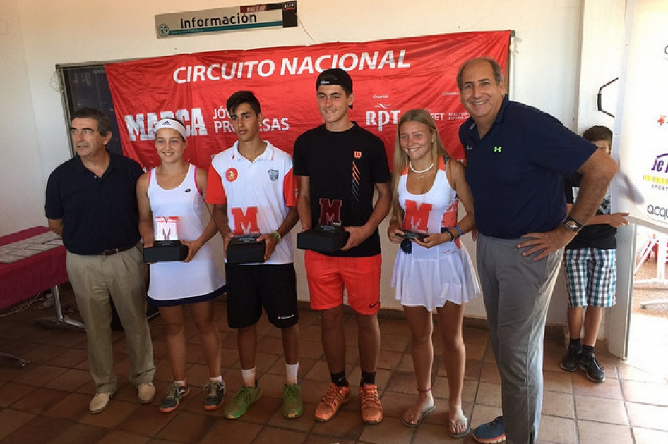 Javier Llinares y Judith Perelló se imponen en el torneo “Marca Jóvenes Promesas” de Castellón Javier Llinares y Judith Perelló se imponen en el torneo “Marca Jóvenes Promesas” de Castellón
