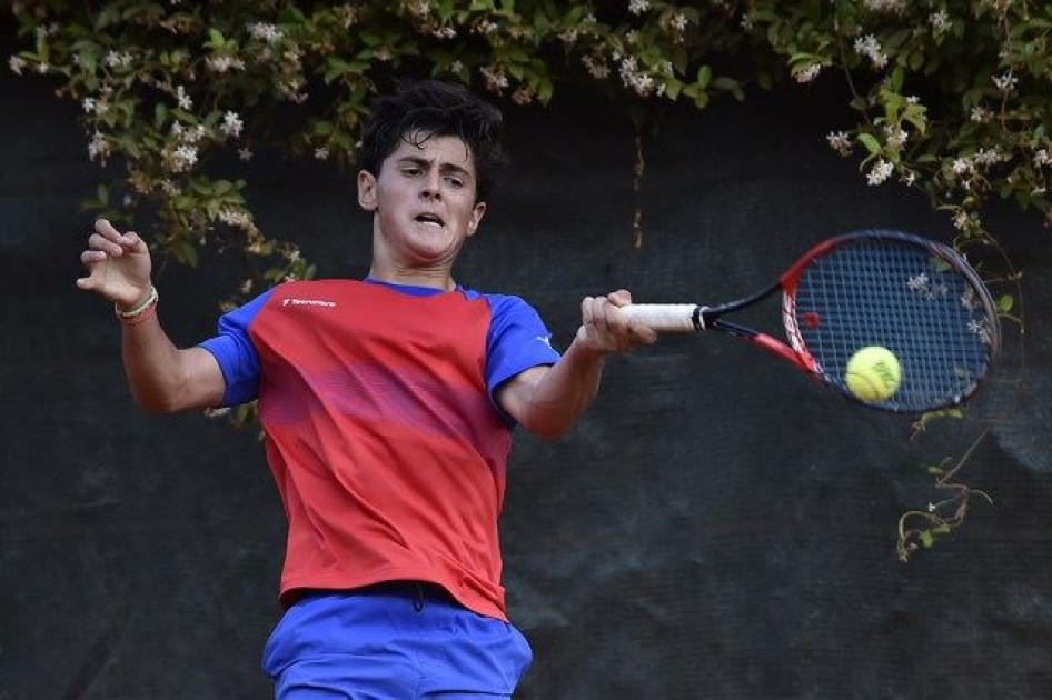 Jaime Caldés se impone en el júnior de Oporto donde Antonio Muñiz y Jessica Bouzas son finalistas Jaime Caldés se impone en el júnior de Oporto donde Antonio Muñiz y Jessica Bouzas son finalistas