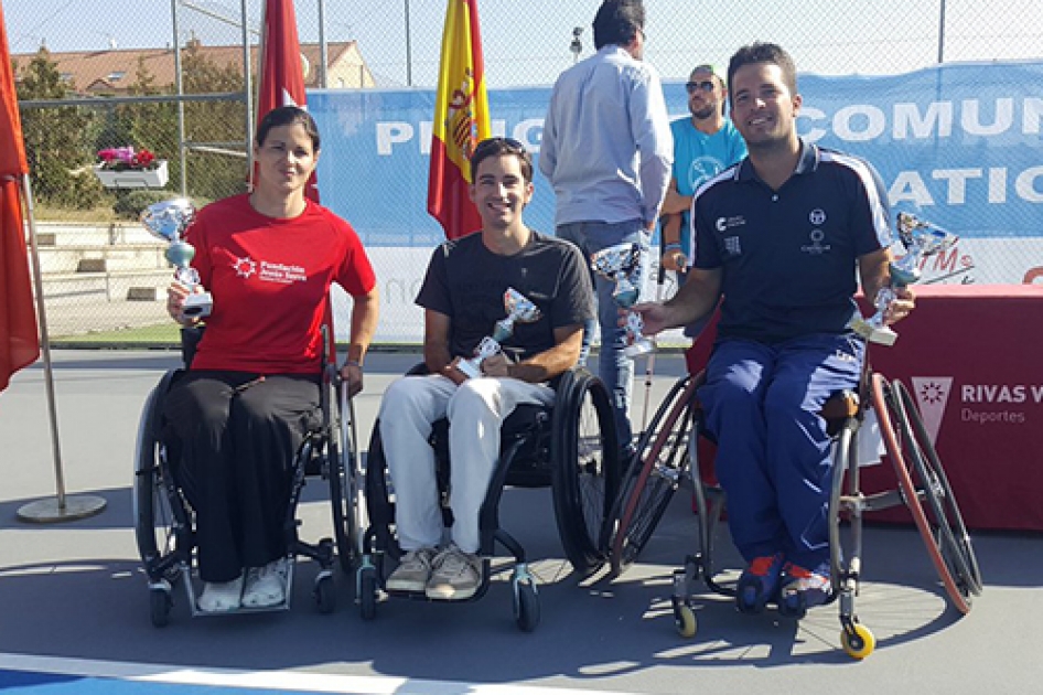 Kike Siscar y Lola Ochoa se imponen en el internacional de tenis en silla de Rivas en Madrid Kike Siscar y Lola Ochoa se imponen en el internacional de tenis en silla de Rivas en Madrid