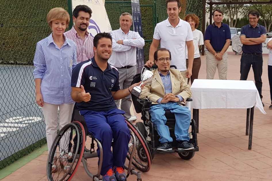 Kike Siscar confirma su gran momento ganando el abierto nacional de Albacete Kike Siscar confirma su gran momento ganando el abierto nacional de Albacete