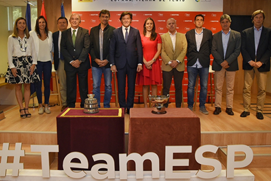 Sergi Bruguera y Anabel Medina, presentados como capitanes de Copa Davis y Copa Federación Sergi Bruguera y Anabel Medina, presentados como capitanes de Copa Davis y Copa Federación