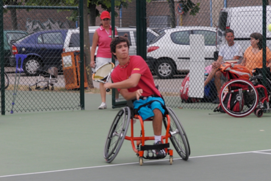 El madrileño Daniel Caverzaschi se clasifica para el Masters Júnior de Tenis en Silla