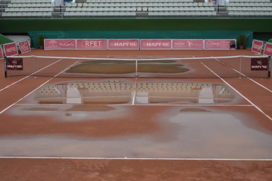 Lara Arruabarrena elimina a Lourdes Domnguez en una jornada alterada por la lluvia