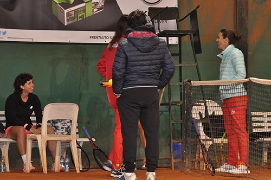 La selección española MAPFRE femenina realiza su primer entrenamiento tras aterrizar en Italia La selección española MAPFRE femenina realiza su primer entrenamiento tras aterrizar en Italia