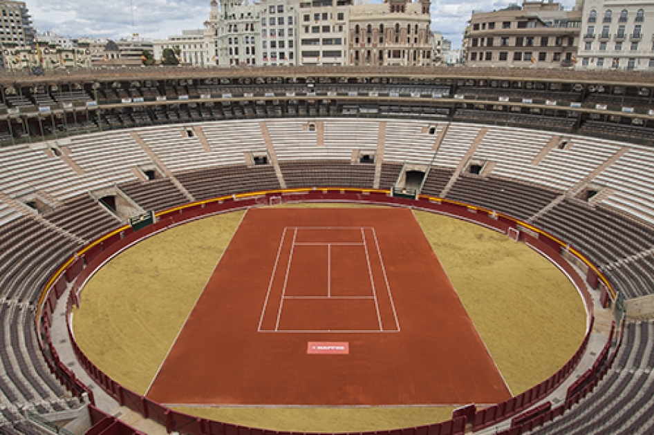 Espectacular transformación de la Plaza de Toros de Valencia para acoger la Copa Davis Espectacular transformación de la Plaza de Toros de Valencia para acoger la Copa Davis
