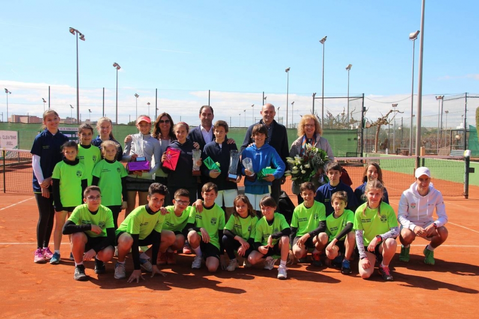 Miguel Avendaño y Victoria Jiménez se llevan el “Trofeu Albert Costa” Sub’13 en Lleida Miguel Avendaño y Victoria Jiménez se llevan el “Trofeu Albert Costa” Sub’13 en Lleida