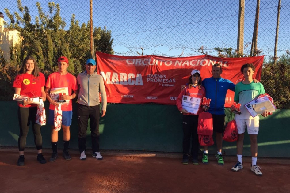 Pablo Masjuan y Ane Mintegi ganan el primer torneo “Marca Jóvenes Promesas” de Valencia Pablo Masjuan y Ane Mintegi ganan el primer torneo “Marca Jóvenes Promesas” de Valencia