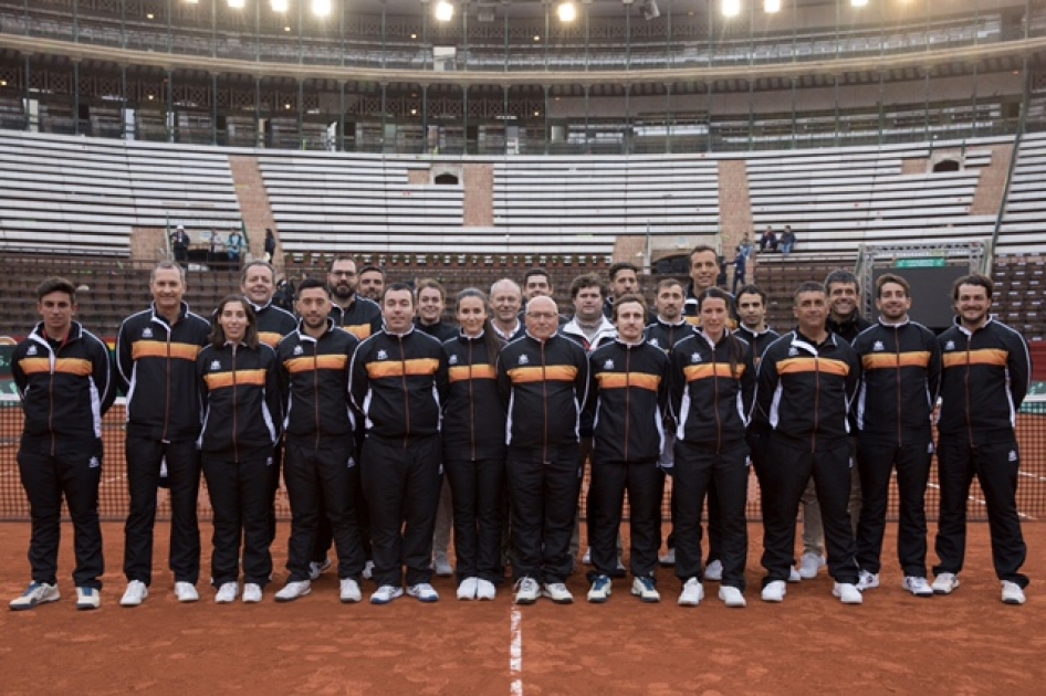 Un total de 20 árbitros formaron el equipo de jueces de línea en la última Copa Davis en Valencia Un total de 20 árbitros formaron el equipo de jueces de línea en la última Copa Davis en Valencia