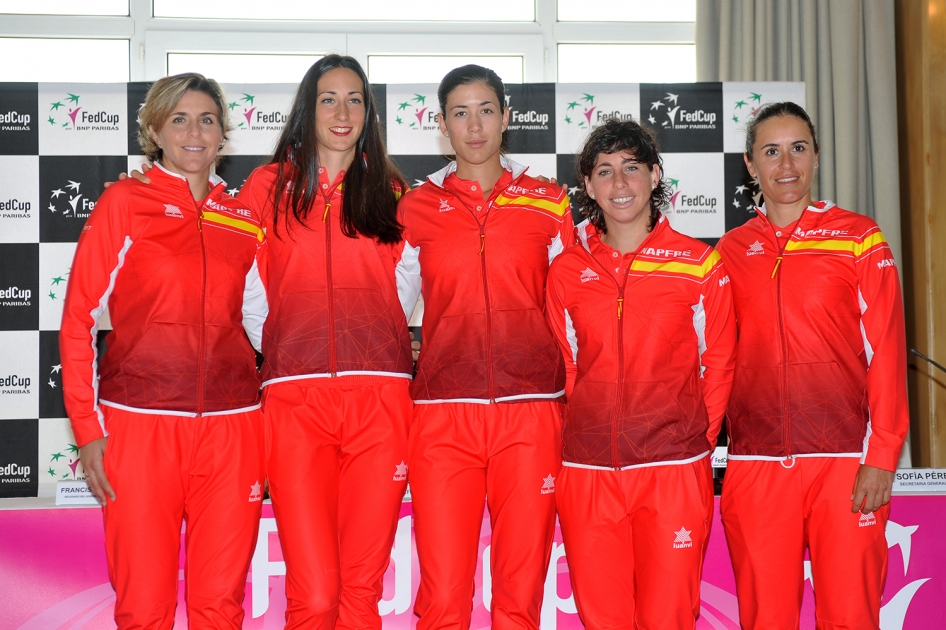 Suárez y Muguruza abrirán el play-off de Fed Cup ante Paraguay en La Manga Suárez y Muguruza abrirán el play-off de Fed Cup ante Paraguay en La Manga