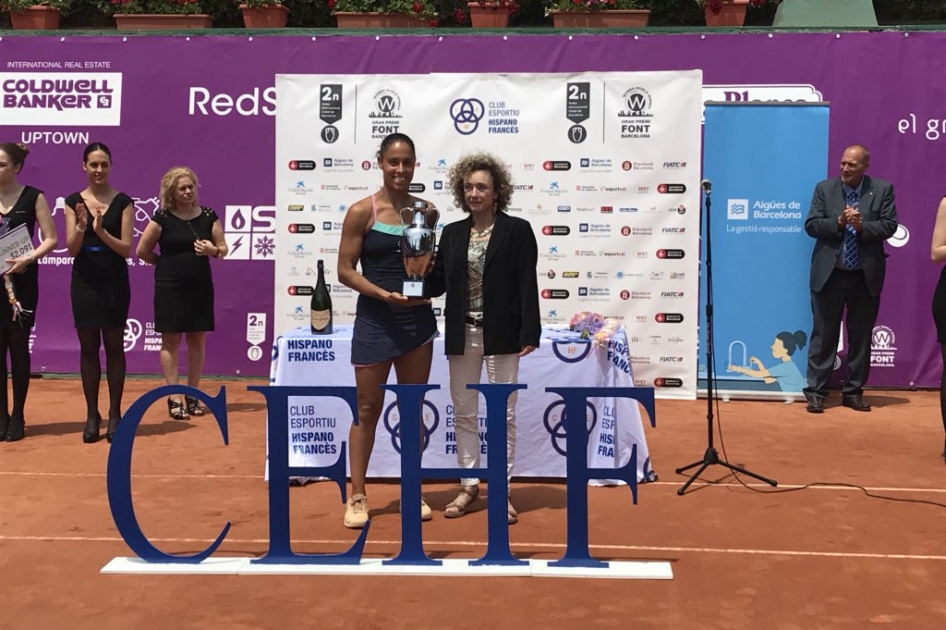 Estrella Cabeza se lleva el internacional de Barcelona ante Aliona Bolsova Estrella Cabeza se lleva el internacional de Barcelona ante Aliona Bolsova