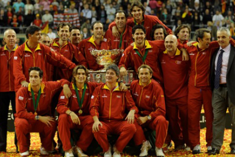 España recibe el trofeo anual de Tennis Europe al mejor país en tenis profesional