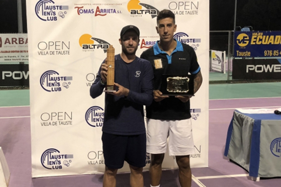 Jordi Muoz encadena un nuevo triunfo en las IBP Uniuso Tennis Series ganando la Torre de Tauste