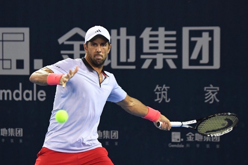 Verdasco se ve frenado en las semifinales de Shenzhen por el japonés Nishioka Verdasco se ve frenado en las semifinales de Shenzhen por el japonés Nishioka