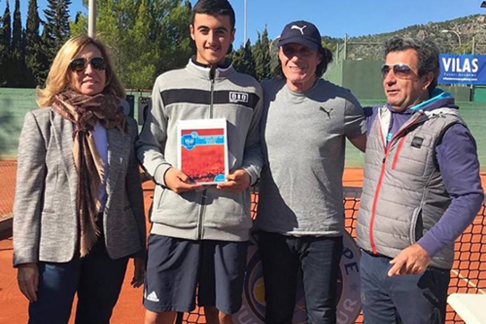 Triunfo de Tomás Quesada y final de Raquel González Vilar en el segundo internacional Sub’14 de Mallorca Triunfo de Tomás Quesada y final de Raquel González Vilar en el segundo internacional Sub’14 de Mallorca