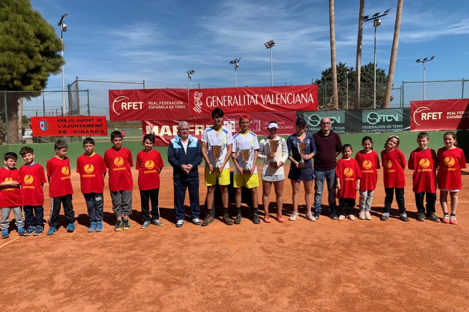 Pablo Llamas se lleva el primer júnior del año en Vinaroz ante Max Alcalá Pablo Llamas se lleva el primer júnior del año en Vinaroz ante Max Alcalá