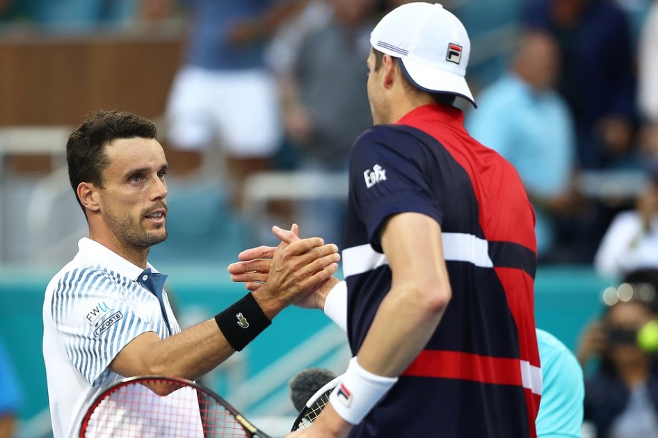 Bautista se despide en los cuartos de final de Miami ante el campeón del pasado año Isner Bautista se despide en los cuartos de final de Miami ante el campeón del pasado año Isner