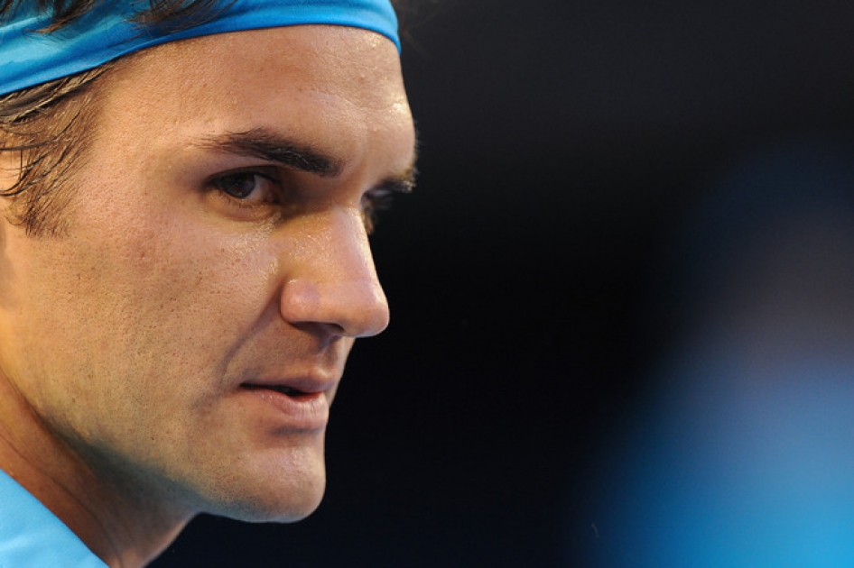 Roger Federer cede apenas siete juegos a Tsonga y disputará la final ante Murray