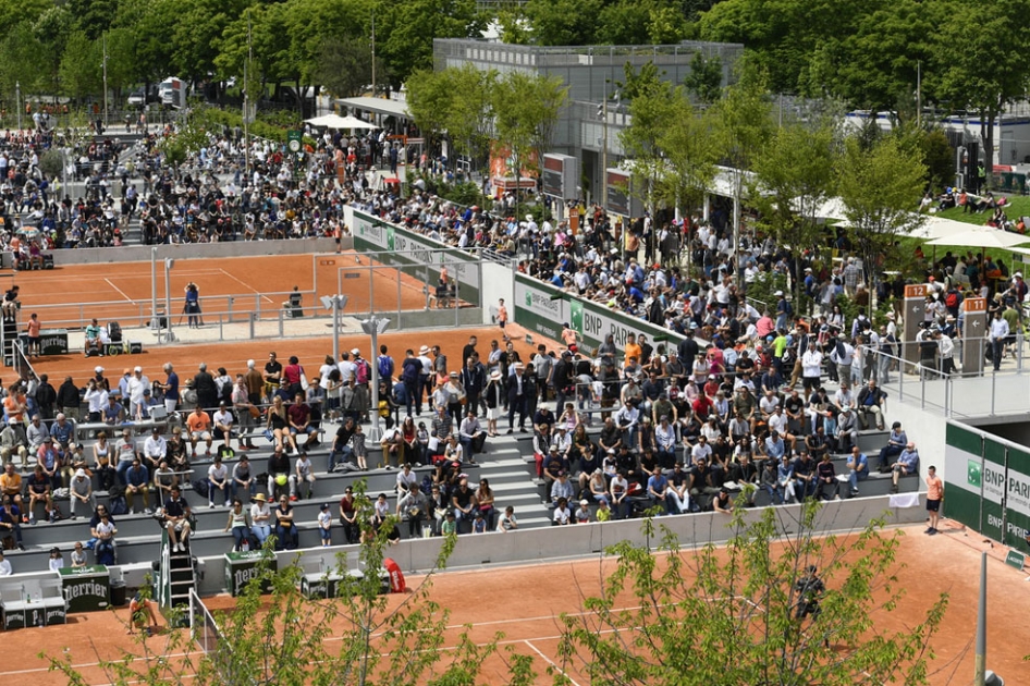 Aliona Bolsova y Pedro Martnez superan la previa de Roland Garros junto a Guillermo Garca Lpez