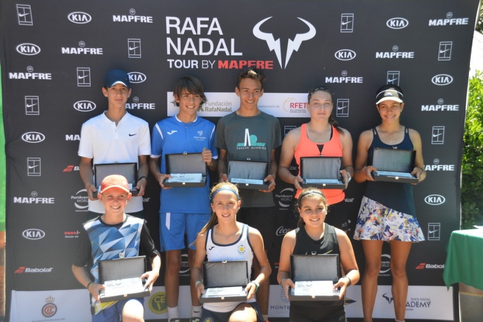 Triunfos en el “Rafa Nadal Tour by MAPFRE” de Valencia para Mateo Álvarez, Amelie Rosadoro, Sergio Planella y África Burillo Triunfos en el “Rafa Nadal Tour by MAPFRE” de Valencia para Mateo Álvarez, Amelie Rosadoro, Sergio Planella y África Burillo