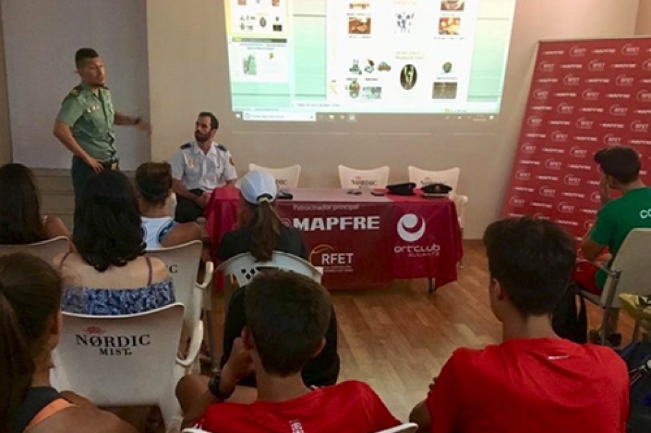 La RFET organiza una charla contra el amao de partidos en el Campeonato de Espaa Infantil en Alicante