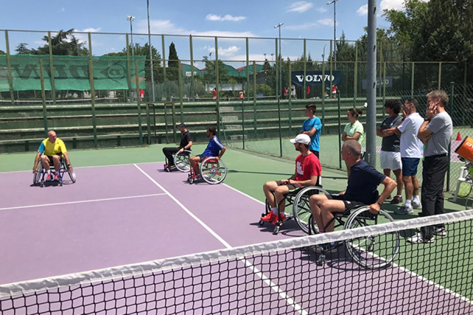 Concluye en Madrid un curso de tenis en silla de ruedas para técnicos de tenis Concluye en Madrid un curso de tenis en silla de ruedas para técnicos de tenis
