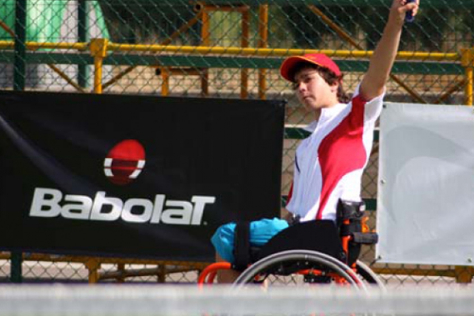 Brillante actuacin del madrileo Daniel Caverzaschi en el Masters Jnior de tenis en silla de ruedas