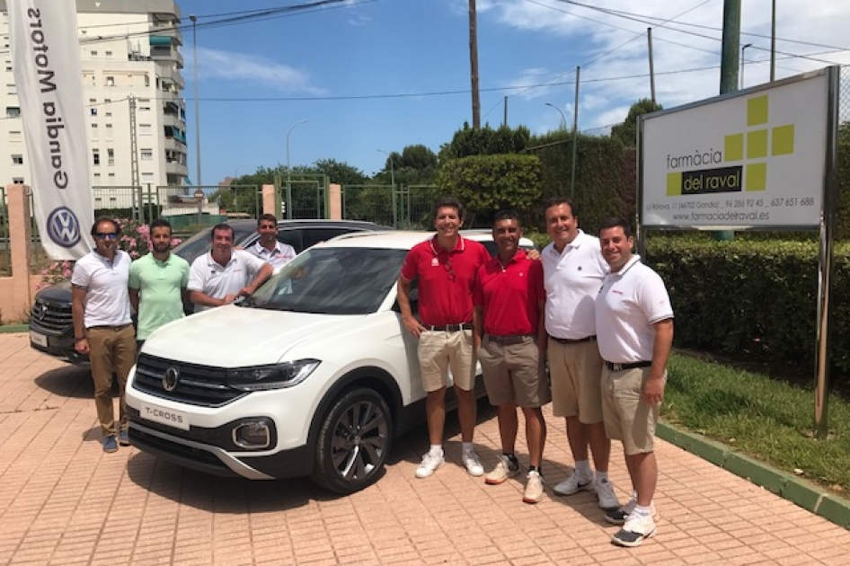 Equipo arbitral en el primer torneo del Circuito Orysol en Gandía Equipo arbitral en el primer torneo del Circuito Orysol en Gandía