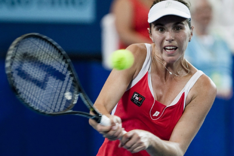 M Jos Martnez cede el primer punto de Fed Cup ante la australiana Samantha Stosur 