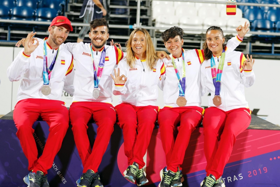 Medallas de plata y bronce para el tenis playa espaol en los Juegos del Mediterrneo de Patras