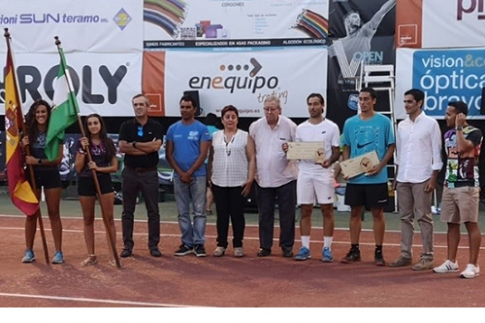 David Redondo sorprende a David Prez Sanz en la final de Alcal a Real en las IBP Tennis Series - Circuito Nacional de Tenis RFET