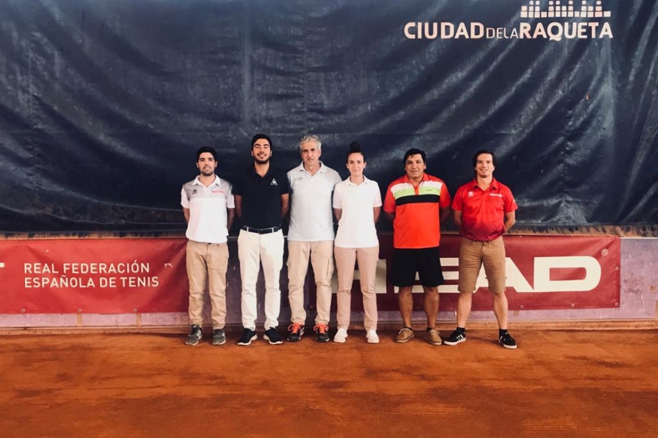 Equipo arbitral en el Campeonato de España MAPFRE Júnior en Madrid Equipo arbitral en el Campeonato de España MAPFRE Júnior en Madrid