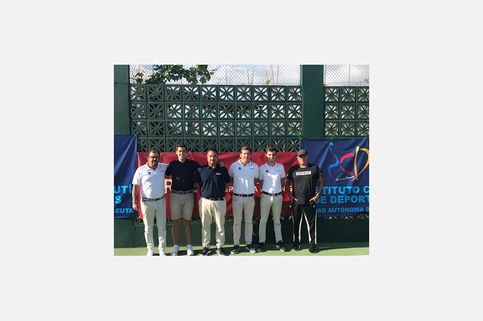 Equipo arbitral en el torneo ITF femenino de Ceuta Equipo arbitral en el torneo ITF femenino de Ceuta