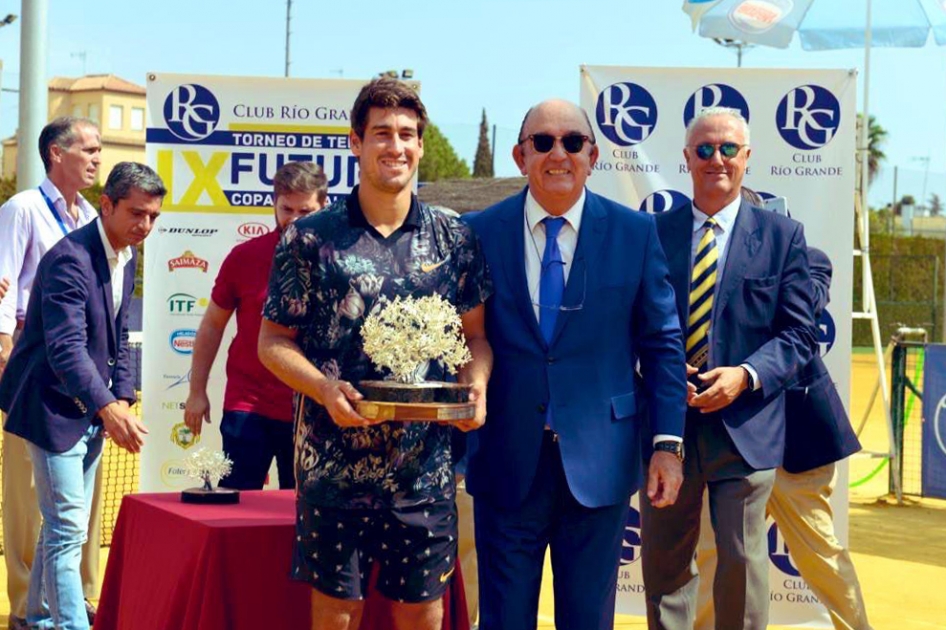 Sergio Gutiérrez cede la final del ITF de Sevilla ante el brasileño Orlando Luz Sergio Gutiérrez cede la final del ITF de Sevilla ante el brasileño Orlando Luz