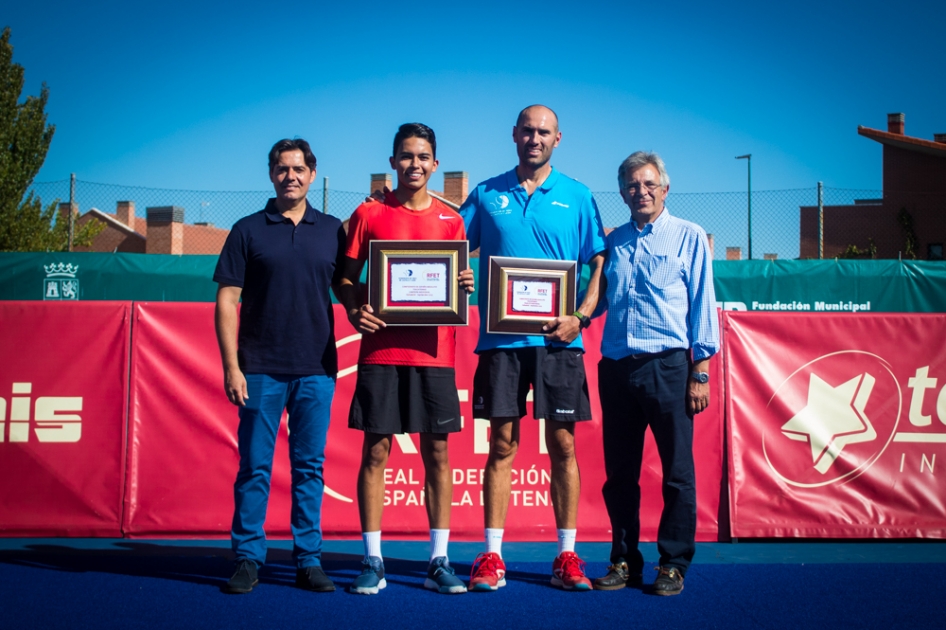 Juan Sebastin Pinzn se corona en el primer Campeonato de Espaa MAPFRE de Touchtennis